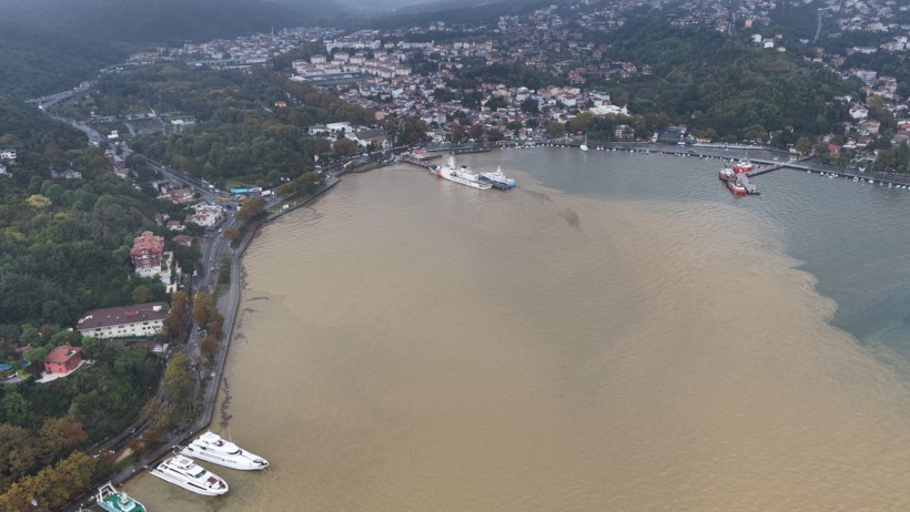 İstanbul'da yağışın ardından ortaya çıktı. Boğaz'ın rengi değişti - Resim : 3
