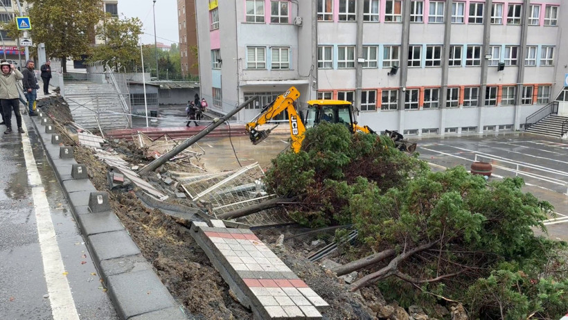 İstanbul'da yağmurda ilkokulun duvarı çöktü. Ya çocuklar teneffüste olsaydı? - Resim : 3