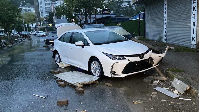 İstanbul'da selin bilançosu gün ağarınca ortaya çıktı - Resim : 3