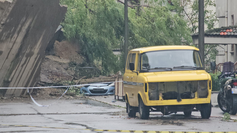 Zonguldak'ta heyelan. 49 daire tahliye edildi - Resim : 1