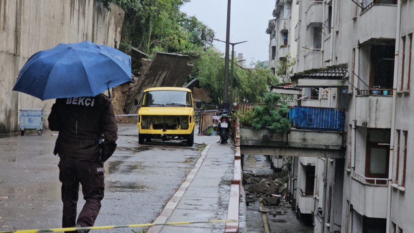 Zonguldak'ta heyelan. 49 daire tahliye edildi - Resim : 3