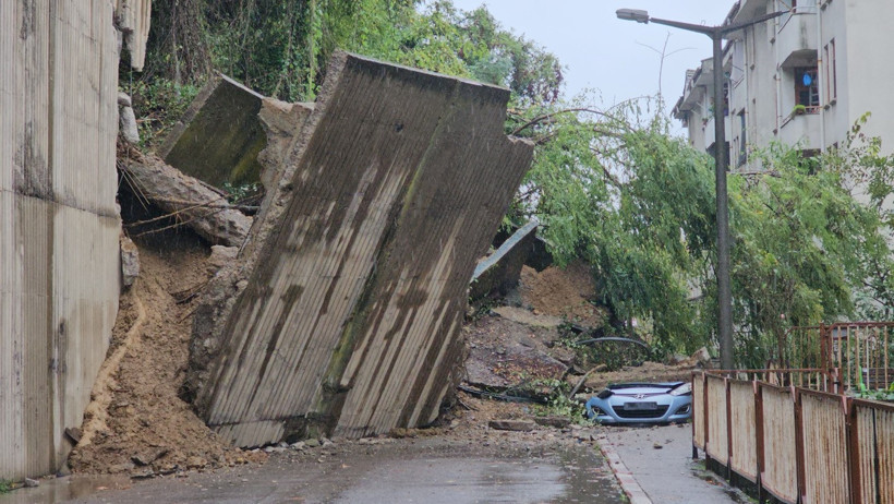 Zonguldak'ta heyelan. 49 daire tahliye edildi - Resim : 5