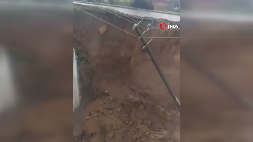 Sağanak felaketinde dev istinat duvarı yerle bir oldu - Resim : 4