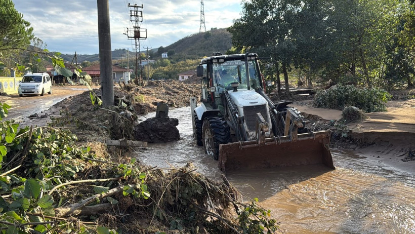 Baraj suyu taştı, mahalleyi sel bastı - Resim : 1
