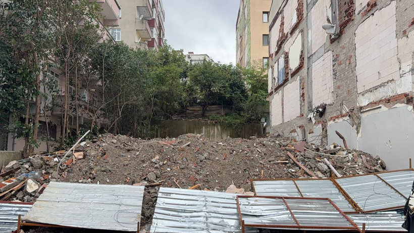 Bina yıkıldı klozet yerinde kaldı. Yıkıldım ama 3&rsquo;&uuml;nc&uuml; kattayım - Resim : 6