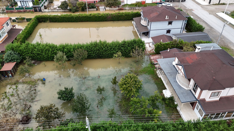 Lüks villaların yanına hiçbir araç giremiyor. Kepçeler harıl harıl kanal kazıyor - Resim : 4