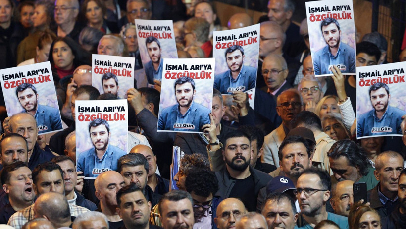 Özgür Özel Halk TV önünden seslendi: Gazetecilerin halklarını savunmak için buradayız - Resim : 3