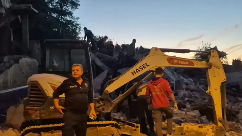 Zonguldak'ta çöken binadan acı haber geldi - Resim : 4