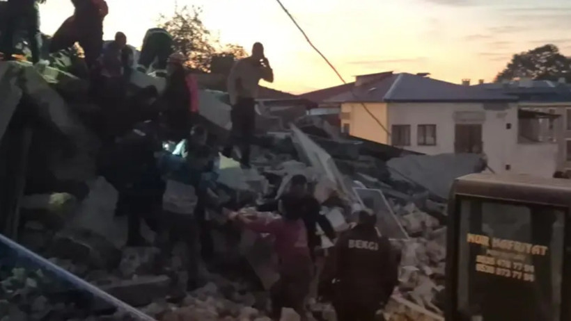 Zonguldak'ta çöken binadan acı haber geldi - Resim : 2
