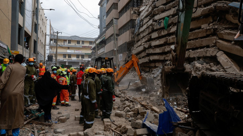 Kenya'da 18 katlı bina 7 saniyede iskambil kağıdı gibi çöktü. Altında 70'ten fazla insan var - Resim : 4