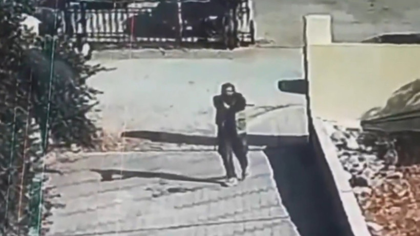 Cenaze töreni kana bulandı! Kiliseye saldırının görüntüleri ortaya çıktı - Resim : 6