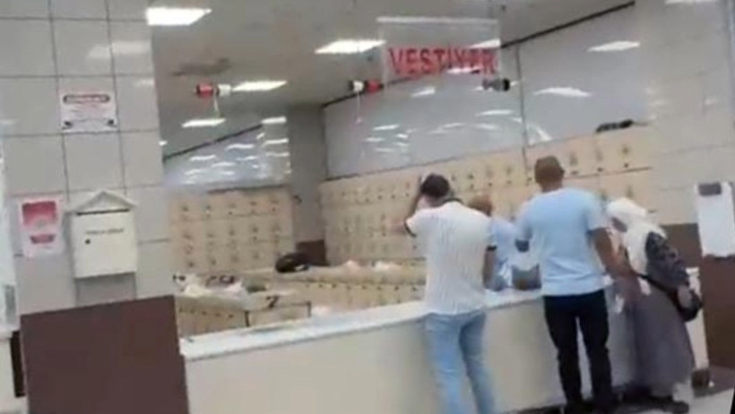 Markete girenlerin çantalarını alıp kilitliyorlardı! Belediye durdurdu - Resim : 2