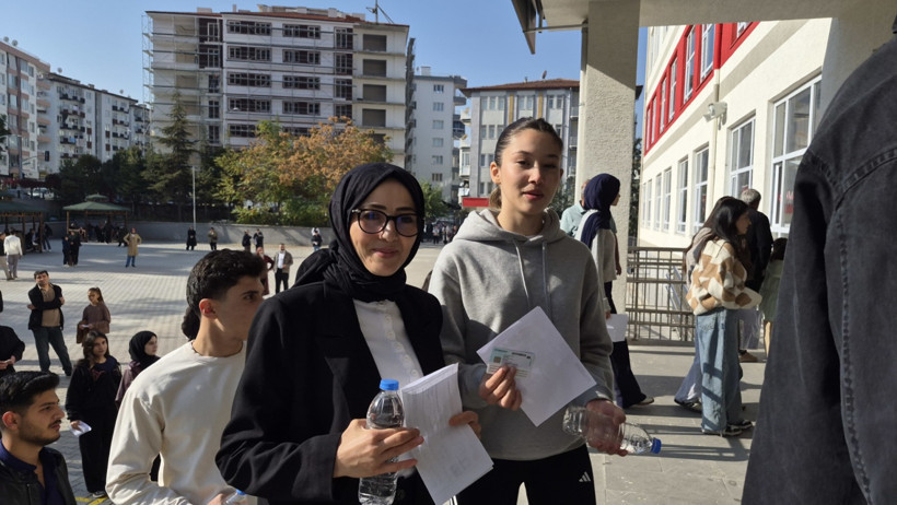 KPSS'de telaşlı sabah. Kimi son saniyede kurtuldu kimi kapıdan döndü - Resim : 1