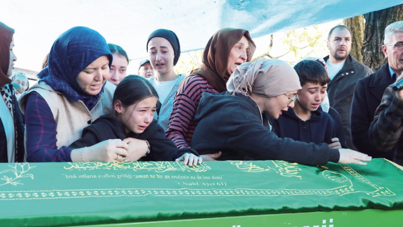 NEFES ekibi Zonguldak'ta. Biri emekli 3 madenci toprağa verildi - Resim : 3