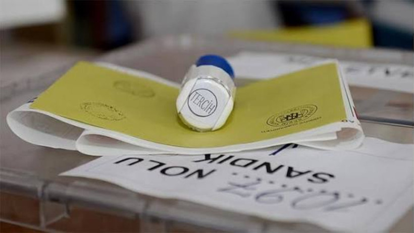 Son anketi Fatih Altaylı paylaştı. &Uuml;&ccedil;&uuml;nc&uuml; "dev bir parti" ortaya &ccedil;ıktı - Resim : 1