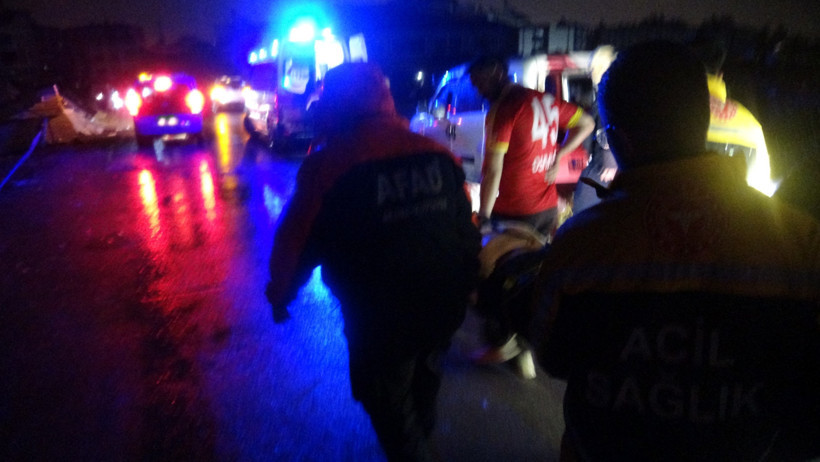 Antalya'da hortum faciası. İş&ccedil;ilerin kaldığı konteynerleri savurdu: 4 &ouml;l&uuml;, 2 yaralı - Resim : 3