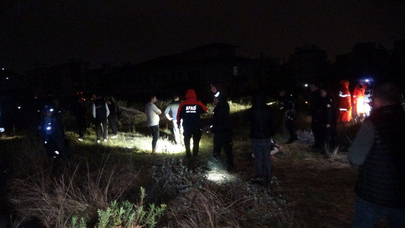 Antalya'da hortum faciası. İş&ccedil;ilerin kaldığı konteynerleri savurdu: 4 &ouml;l&uuml;, 2 yaralı - Resim : 2