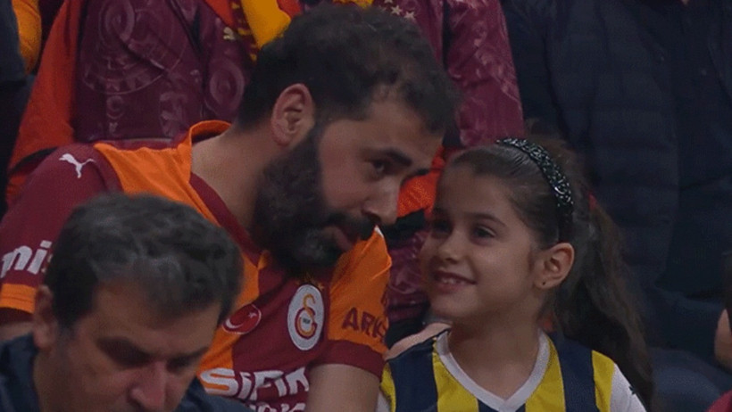 Galatasaray stadında mutlu bir Fenerbahçeli - Resim : 1