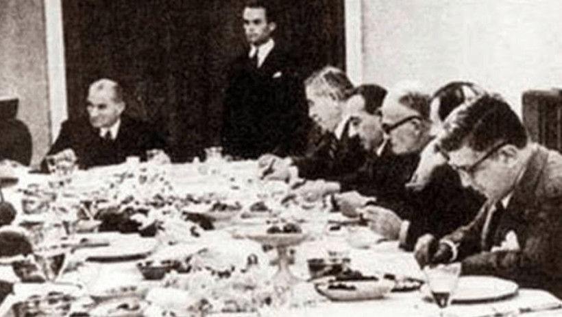 Herkes ayağa kalksın! Atatürk: Efendiler yarın Cumhuriyet’i ilan edeceğiz - Resim : 4