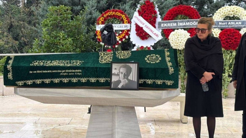 Can Yayınları Genel Yayın Yönetmeni Cem Akaş toprağa verildi. Oğlunu 9 gün önce kaybetmişti - Resim : 1