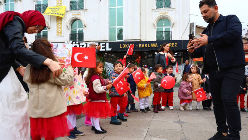 “Ölürüm Türkiyem” çalınca hüngür hüngür ağladı. Cumhuriyet Bayramı’nda unutulmaz anlar - Resim : 2