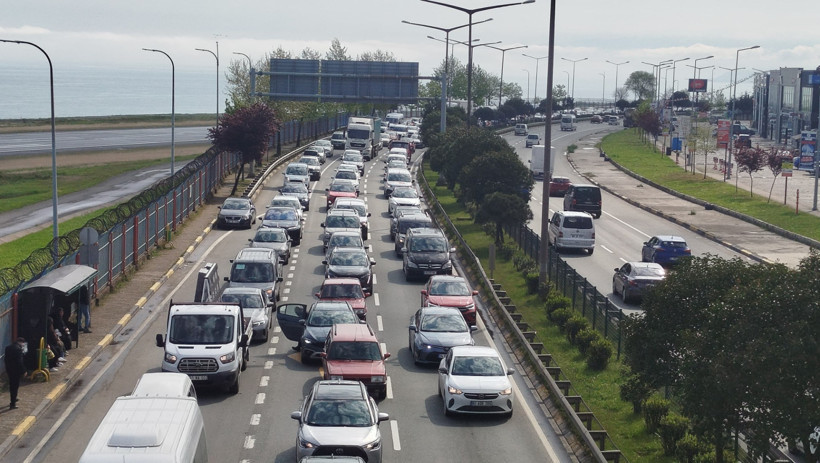 25 araç birbirine girdi: Yaralılar var - Resim : 3