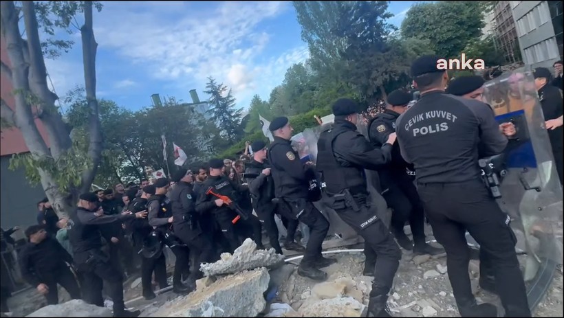 Boğaziçi'ndeki Nureddin Yıldız protestosunda 97 kişi gözaltına alındı - Resim : 6