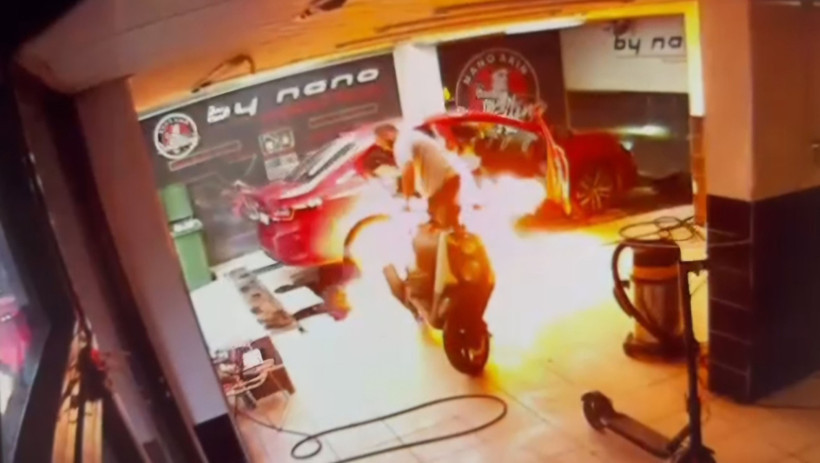 Korkunç olay kamerada: Araçtan sızan benzin sonu oldu - Resim : 1