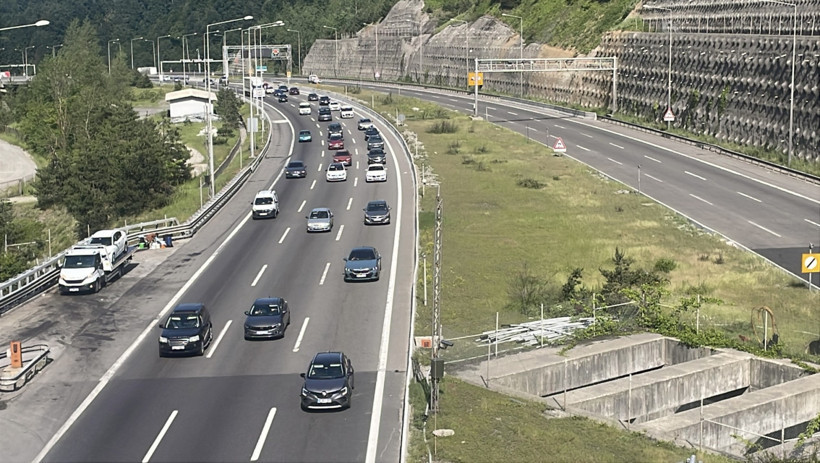 Tatilciler yola çıktı: İstanbul'dan kaçış başladı - Resim : 1