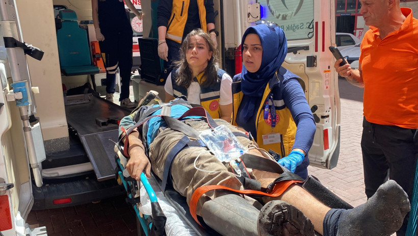 Maden ocağında gaz sıkışması sonrası göçük: 5 işçi hastaneye kaldırıldı - Resim : 1