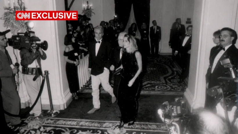 Trump'ı köşeye sıkıştıracak fotoğraflar: Epstein ile aynı karede - Resim : 1