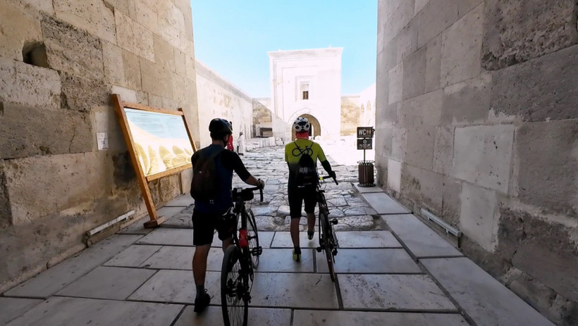 MS hastalığına meydan okuyor: İller arası yolculuk yaparak hayata tutunuyor - Resim : 1