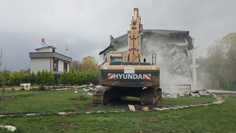 Cinayet mahalli yıkıldı, Sinem'in katili kayıp - Resim : 1