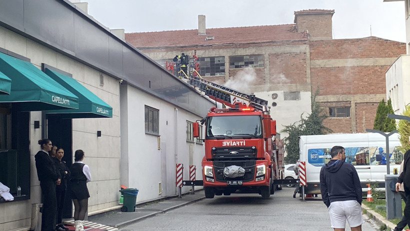 Otelde yangın paniği: 152 kişi tahliye edildi - Resim : 1