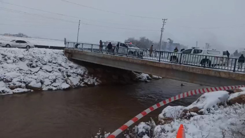 Otomobil kanala uçtu: Üç çocuk öldü, baba aranıyor - Resim : 2