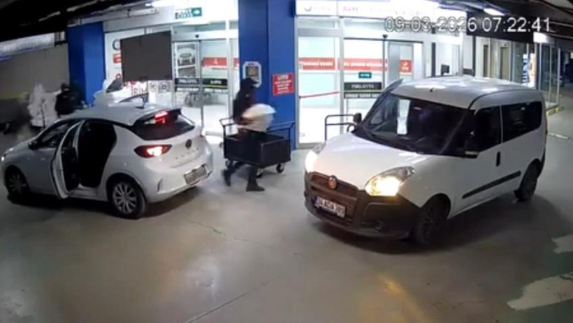 Kuyumcukent'te film gibi soygun: Çuval çuval paraları çaldılar - Resim : 1