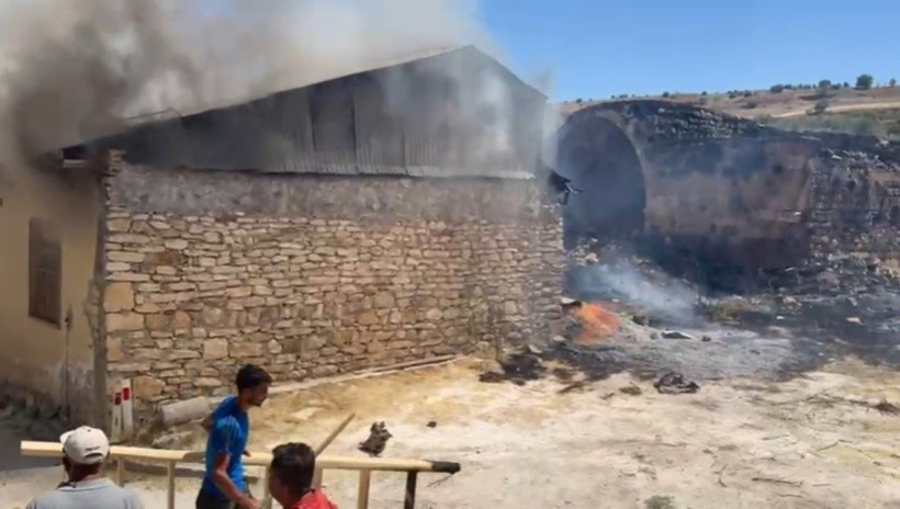 750 yıllık tarihi eser kül oldu - Resim : 1