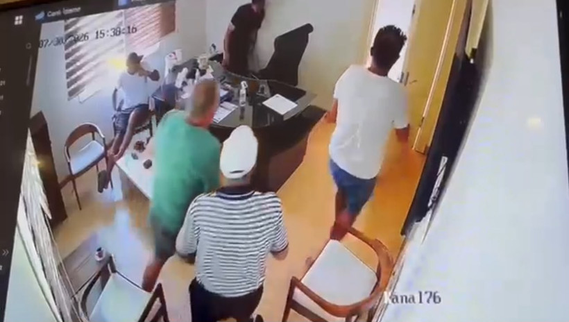 Kapıyı araladı, bir anda ateş açtı - Resim : 1