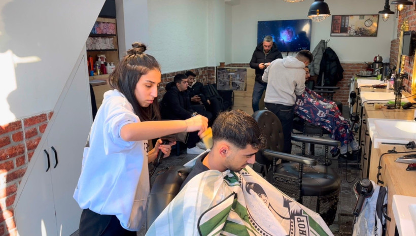 Giresun’un tek kadın erkek kuaförü: "Yapamazsın, bu erkek işidir dediler..." - Resim : 2