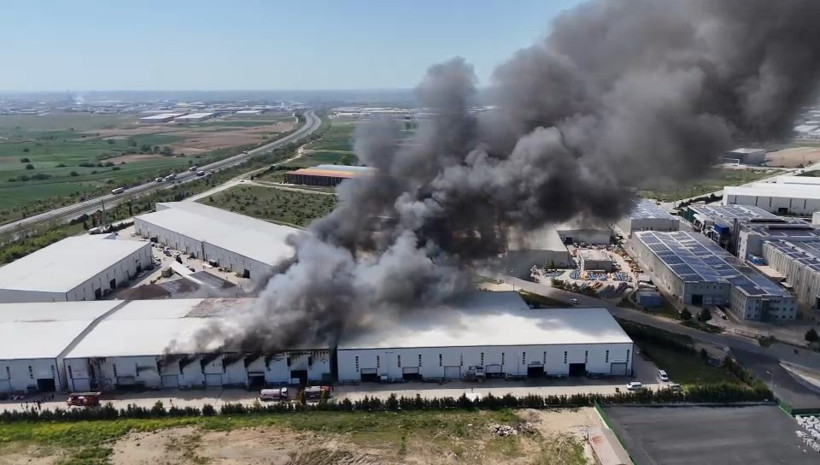 Patlama seslerinin duyulduğu yangın havadan görüntülendi - Resim : 1