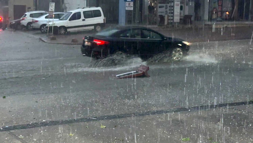 Antalya'da sağanak ve dolu hayatı felç etti - Resim: 2