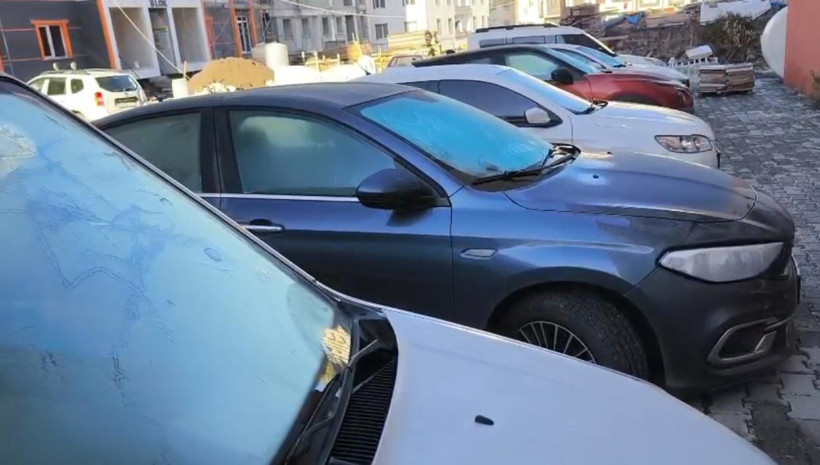 Kış bastırdı, araçlar dondu - Resim : 1