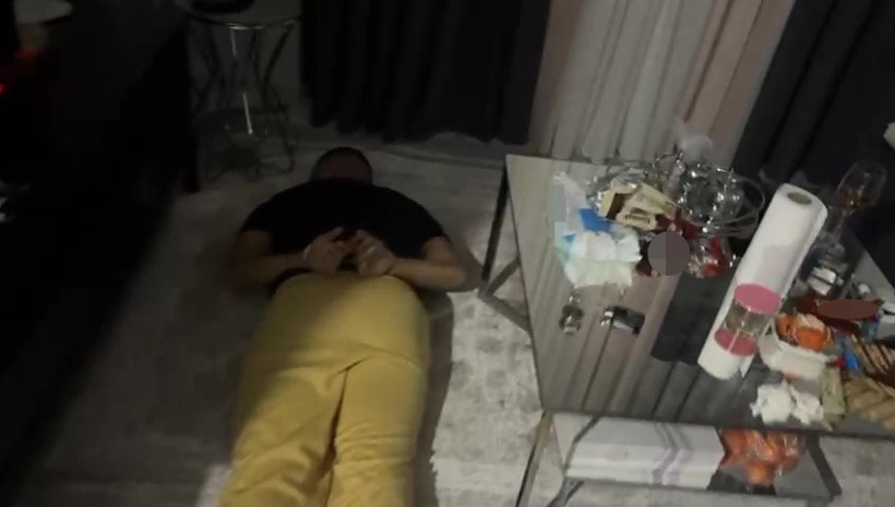 3.5 milyar TL'lik vurgun yapıp lüks villada günlerini gün etmişler - Resim : 3