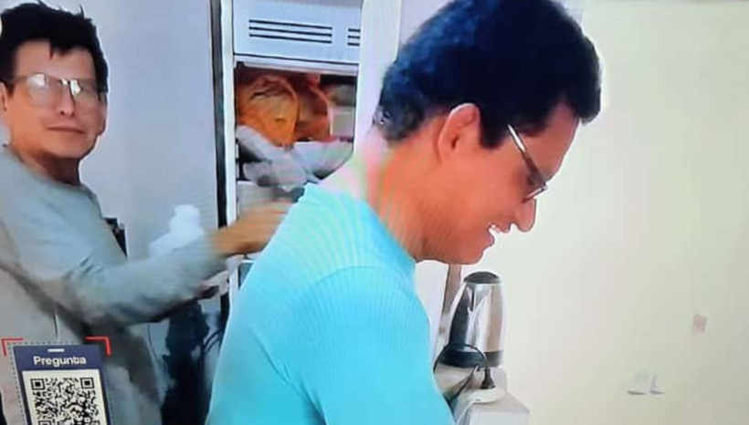 Peru'da skandal görüntüler: Danışmanı, vekilin ayak tırnaklarını kesti - Resim : 2