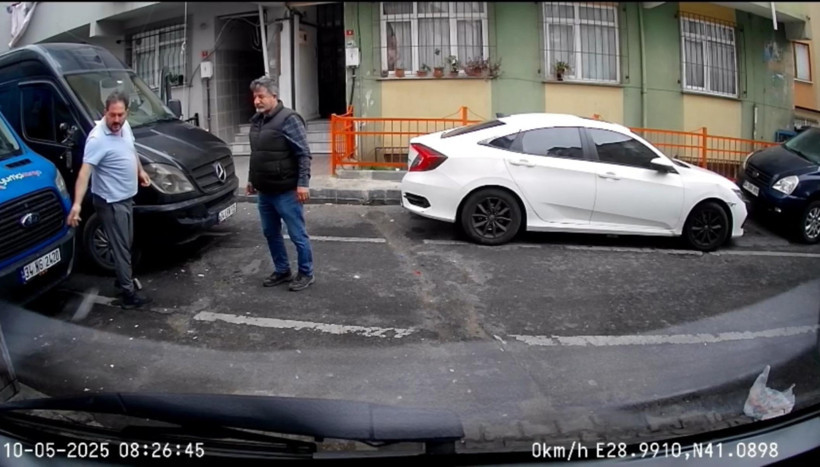 Başkalarına sinirlendi, hıncını kendinden çıkardı - Resim : 1