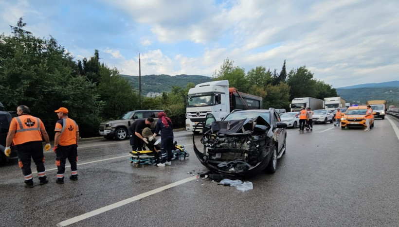 TEM'de feci kaza: 10 araç birbirine girdi - Resim: 3
