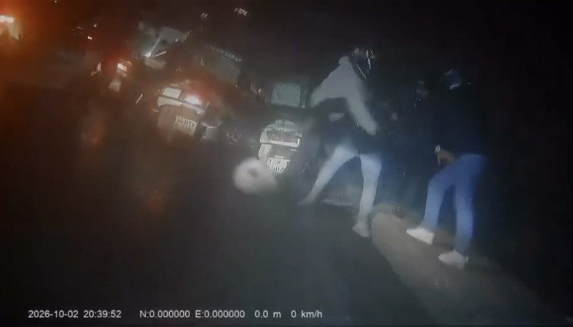İstanbul'da kuryeye feci saldırı! &ldquo;&Ouml;z&uuml;r videosu &ccedil;ektireceğiz&rdquo; deyip d&ouml;vd&uuml;ler - Resim : 6