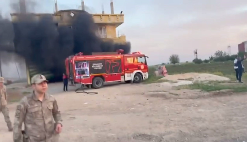 Cinayetten sorumlu tuttukları ailenin evini yaktılar - Resim : 1