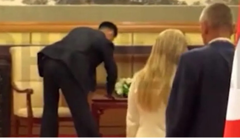 Oturduğu yerleri temizleten Kim paranoyak mı haklı mı? - Resim : 2