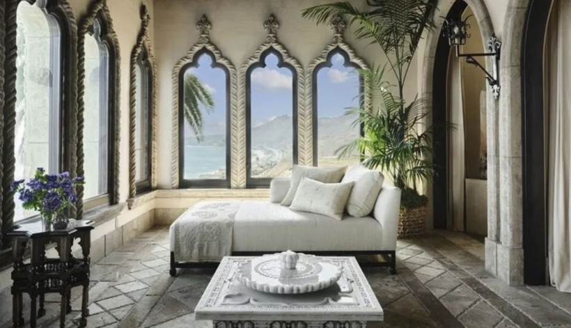 Ünlü yıldızın efsanevi malikanesi satışa çıktı: Fiyatı dudak uçuklatıyor - Resim: 4